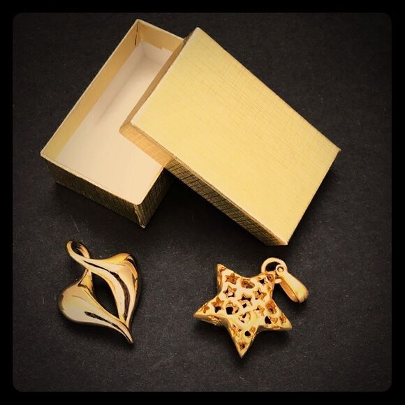 Two Golden Pendants  - Picture 1 of 3
